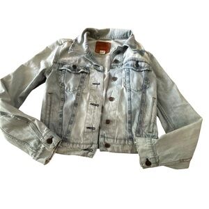 Levi's Denim Jacket Light Wash‎ Cropped Heart Detail Casual Cute